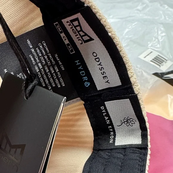 Melin Classic “Dylan Efron” Cream Corduroy Hat with Cinch Bag - Picture 9 of 15